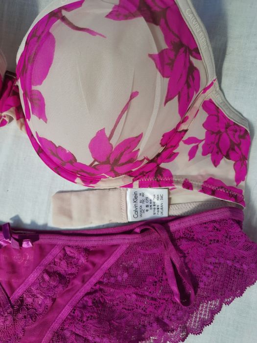 Calvin Klien сутиени