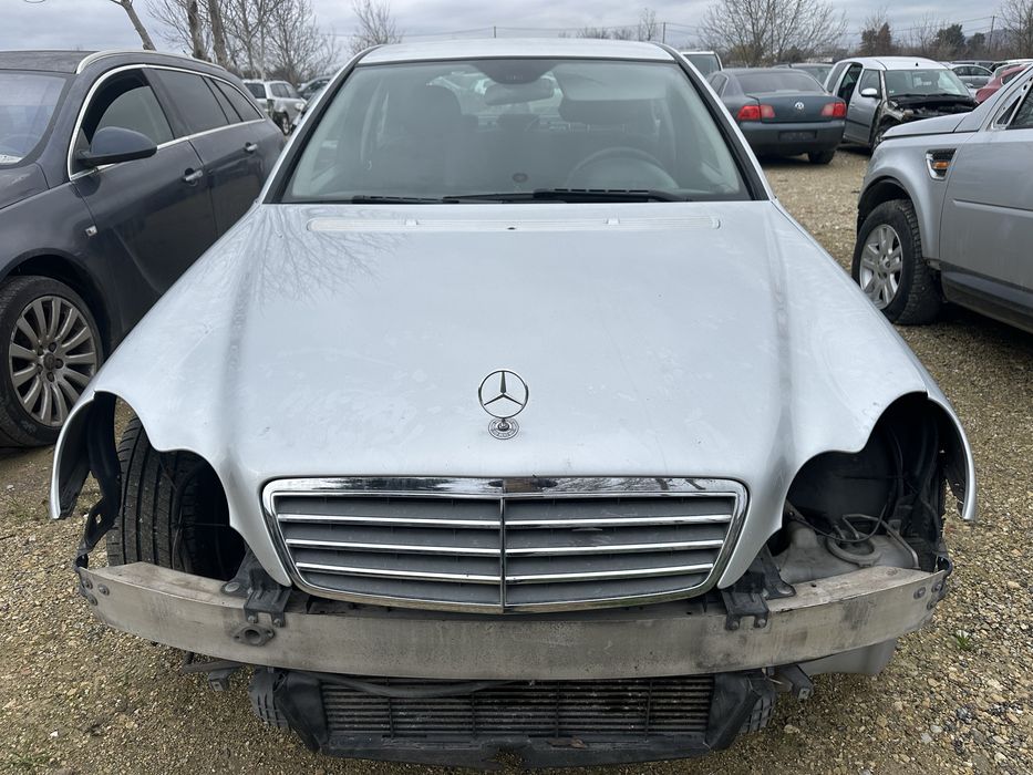 Преден капак за Мерцедес W203 C classa