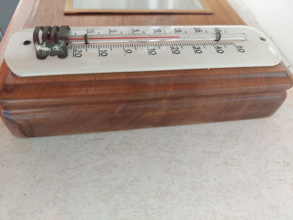 Барометър+Термометър West Germany от 90 те години размери-18см/ 14см