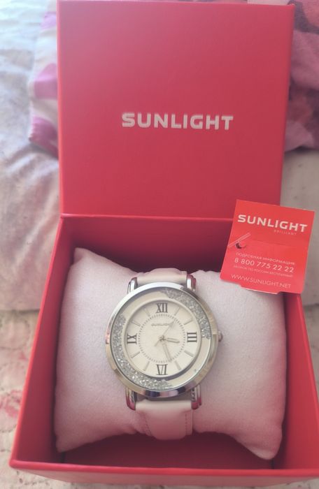 Продавам дамски часовник