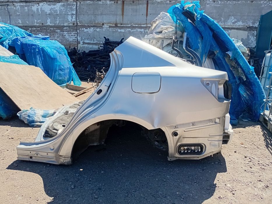 Задняя часть Lexus is250
