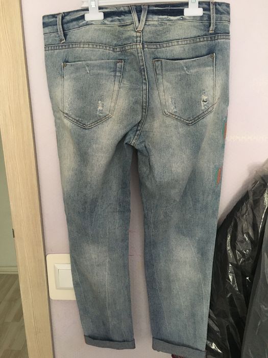 Джинсы женские разные