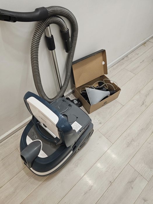 Aspirator bosch fara sac