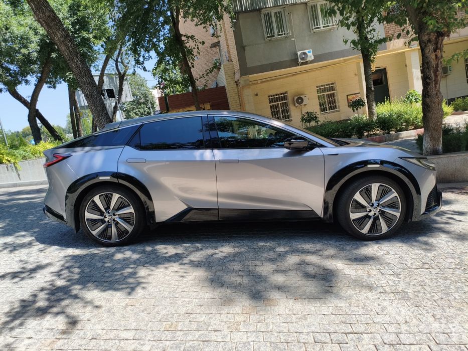 Toyota bz 5 Pro plus
год выпуска 2025
эксплуатация с 2026
пробег 9000