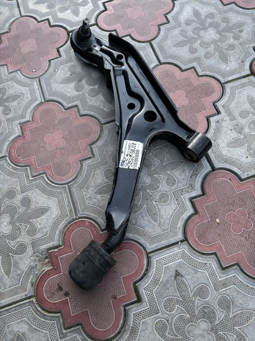 Рычаг ниссан примьера П10 седан левый