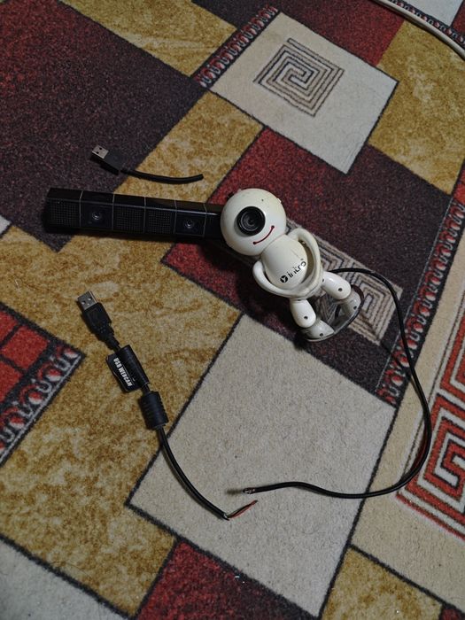 Kamera sotladi 2 ta kamera