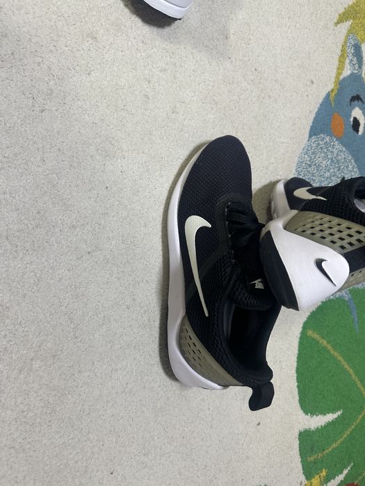 Vand adidasi barbati nike