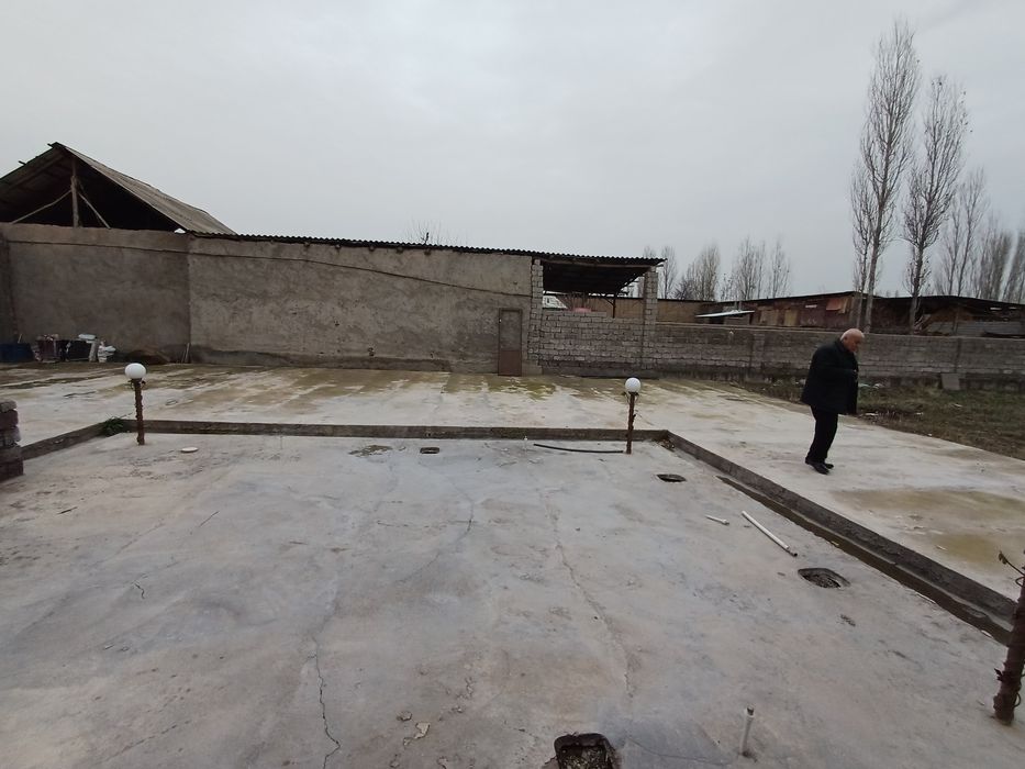 5 sotix uchastka sotiladi