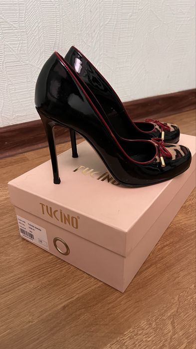 Туфли от бренда TUCINO