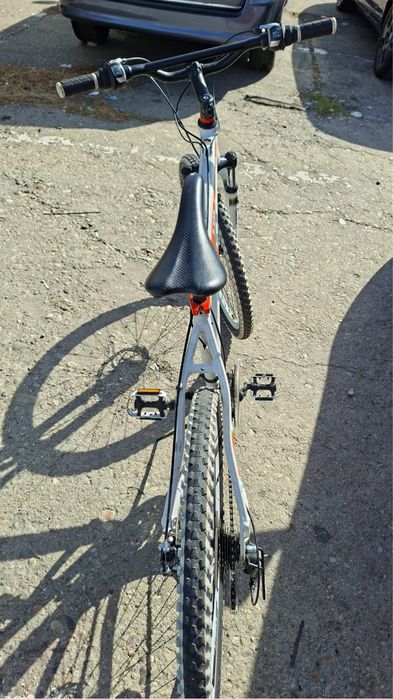 Bicicleta HiLL 800,frine disc,suspensie,anvelope,totul original