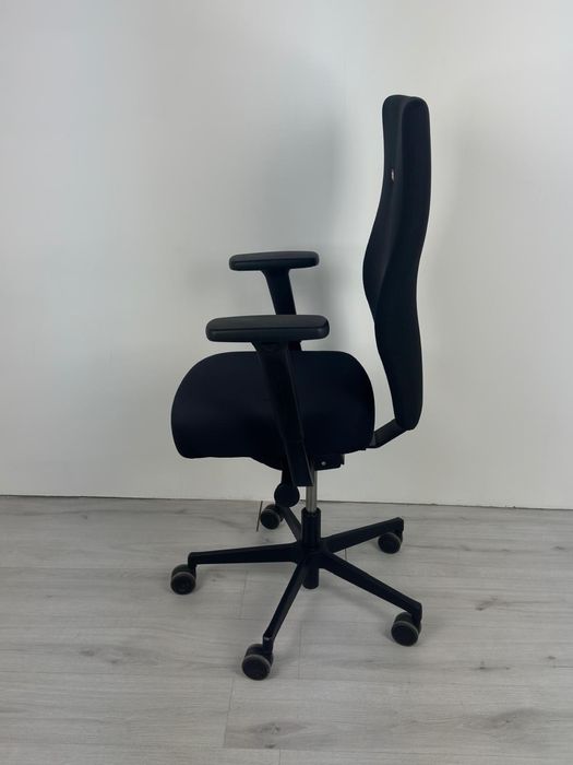 Lento Laboro е висококачествен офис стол, произведен в Германия,