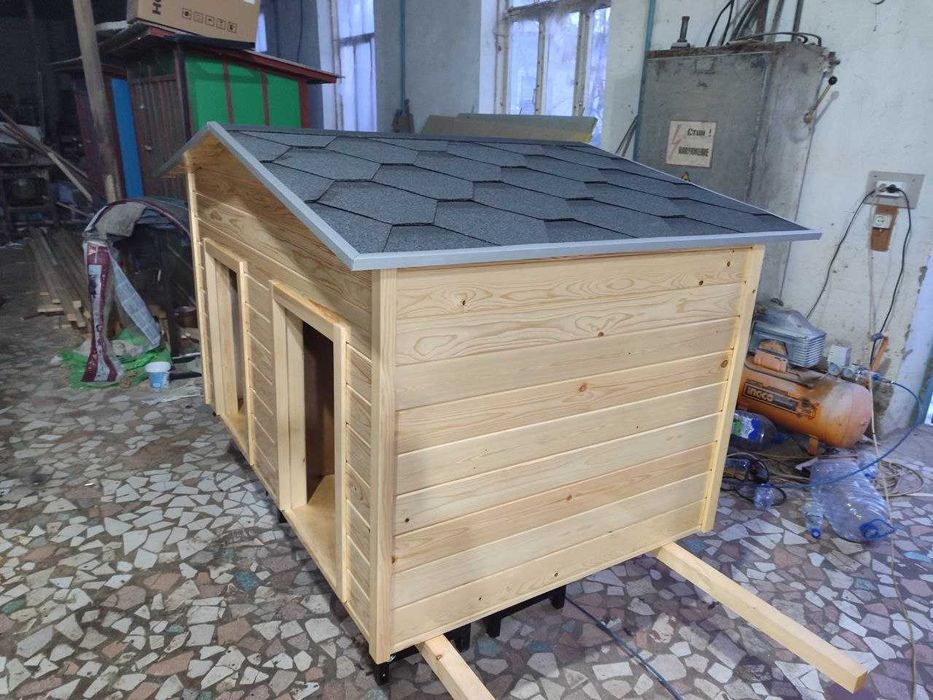 Собачья будка на две собаки утепленная
