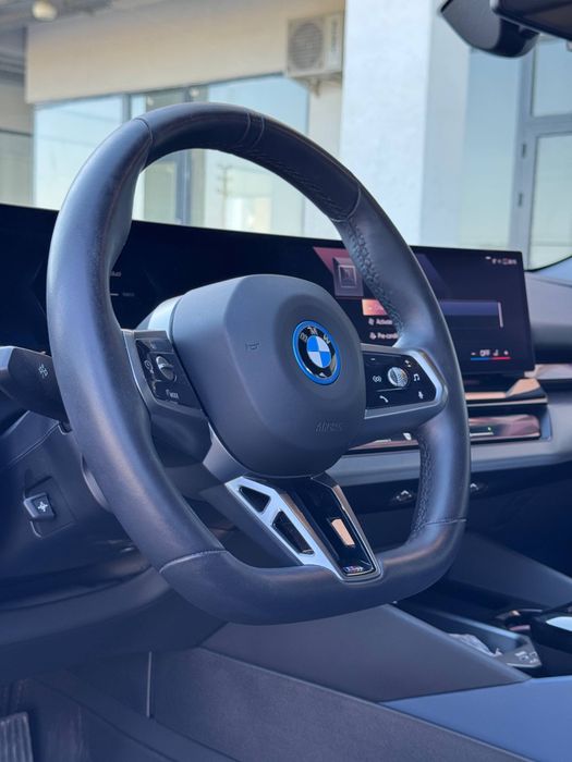 BMW i5 35L M poket 2025 yil
