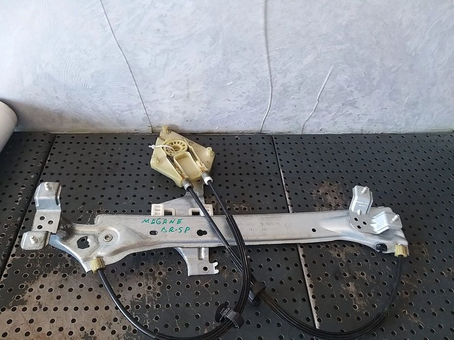 Macara geam electric dreapta spate renault megane 3 827200008r 827200008r