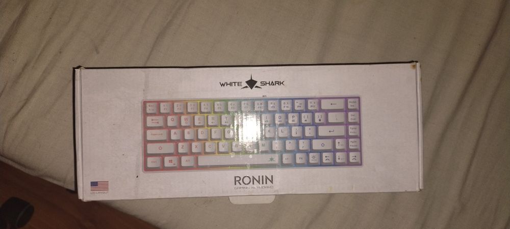 Tastatura white shark 60% pentru gaming in garantie