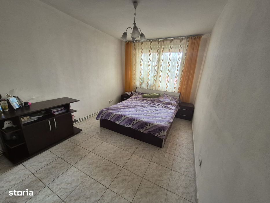 De Vânzare – Apartament cu 3 camere, zona Precista, Piatra Neamț — fotografia 2