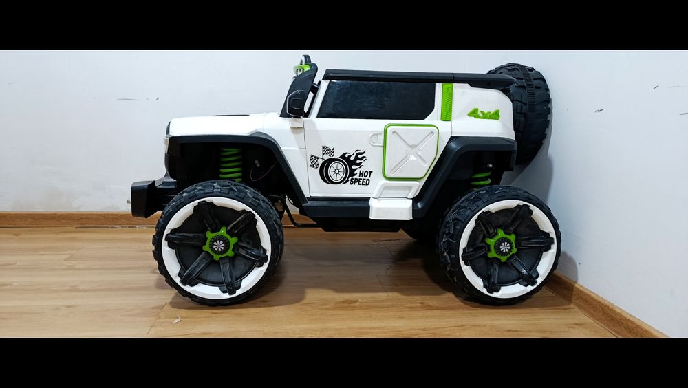 Детская машина 4×4