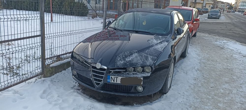 Vând Alfa Romeo 159