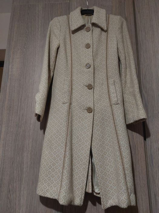 Pardesiu Stefanel, marimea 36, model deosebit