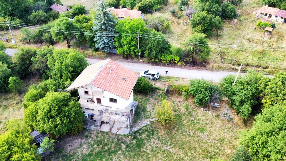 Къща за продажба в с. Режанци