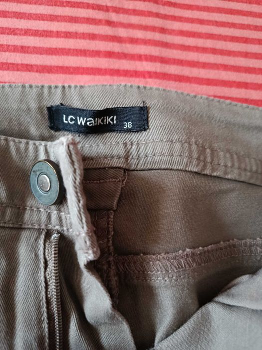 Пола до коляно – различни цветове и размери