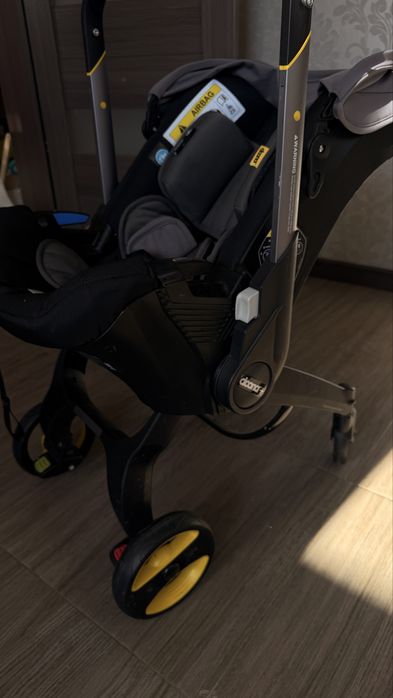 Продам Doona коляска автокресло