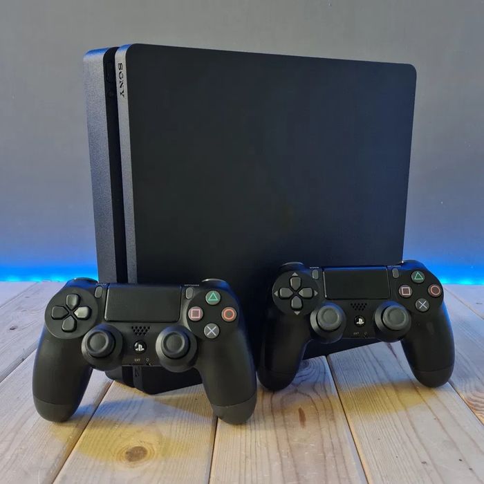 Продам Ps 4 slim 1tb