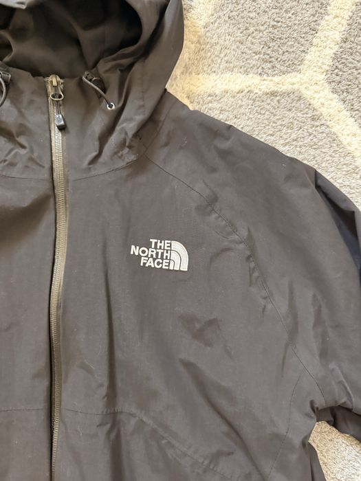 The North Face Windbraker яке