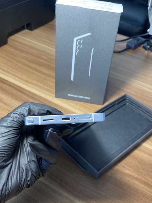 Samsung Galaxy s25 ultra • 256 GB • Titanium Silverblue