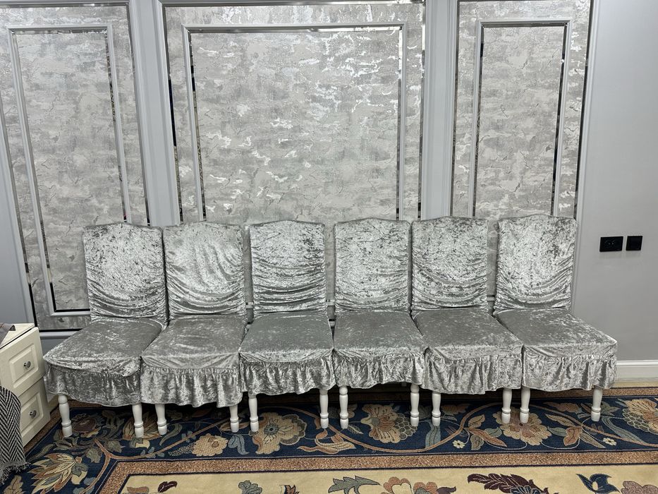 Овальный стол со стульями