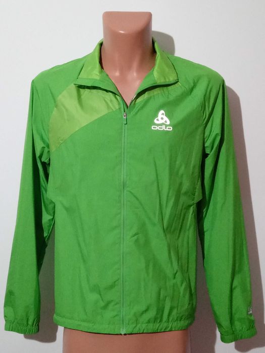 Vând jachetă Odlo subțire cu captușeală și windbreaker.