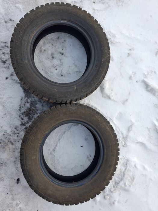 Продам две покрышки зимние Тунга