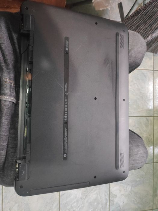 Laptop HP model 17 y050ng de piese 8 GB de RAM
