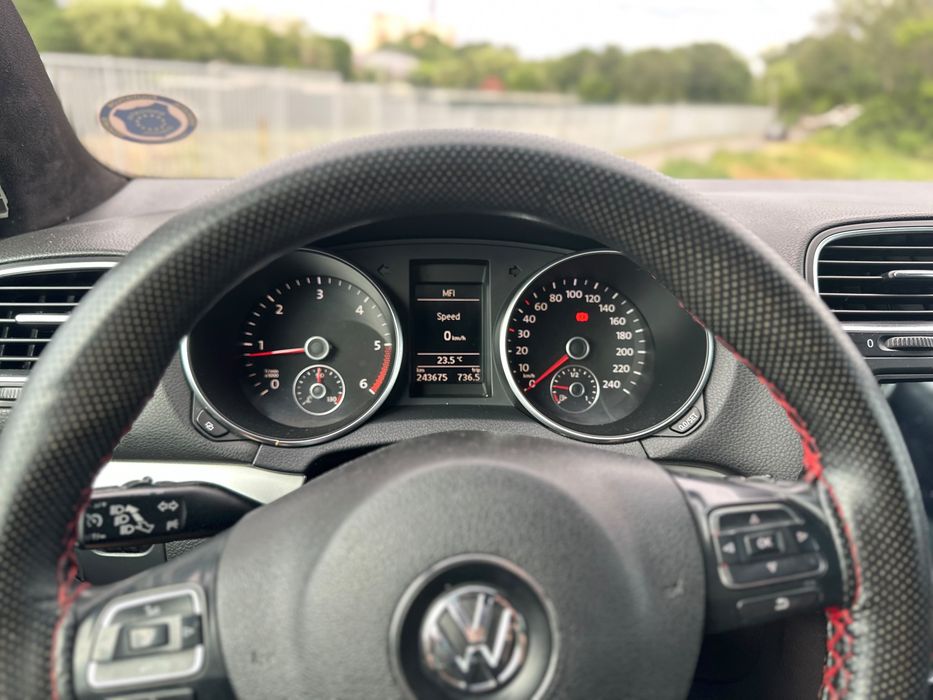 VOLKSWAGEN Golf 2010 — imagine 5