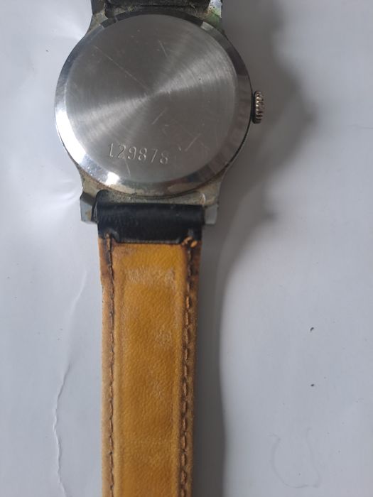 Продавам- механичен часовник