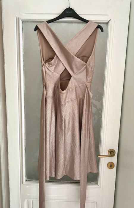 Rochie scurtă, elegantă, purtată o singură dată