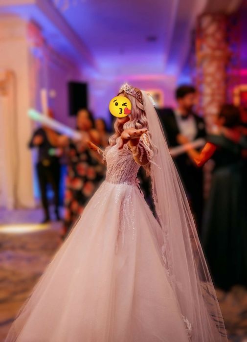 Rochie de mireasa de vanzare stare buna pret negociabil”