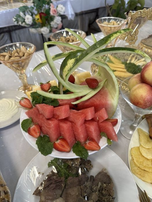 Karving xizmatlari - mevalarni kesish, Toshkent