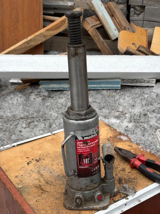 Продать Домкрат