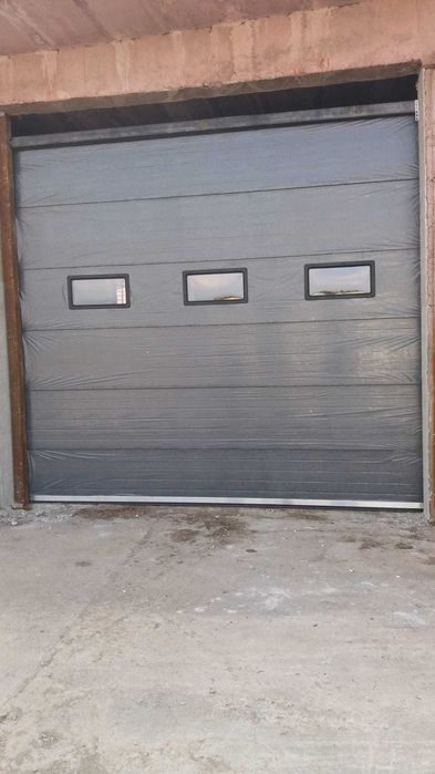 uși de garaj industriale