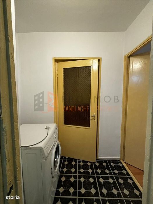 Apartament 3 camere cf 1 semidecomandat  zona Unirii Sud