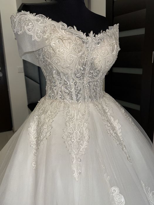 Vand rochie mireasa printesa
