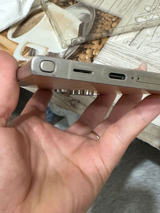 Samsung Galaxy S24 Ultra – 512 GB – stare foarte bună