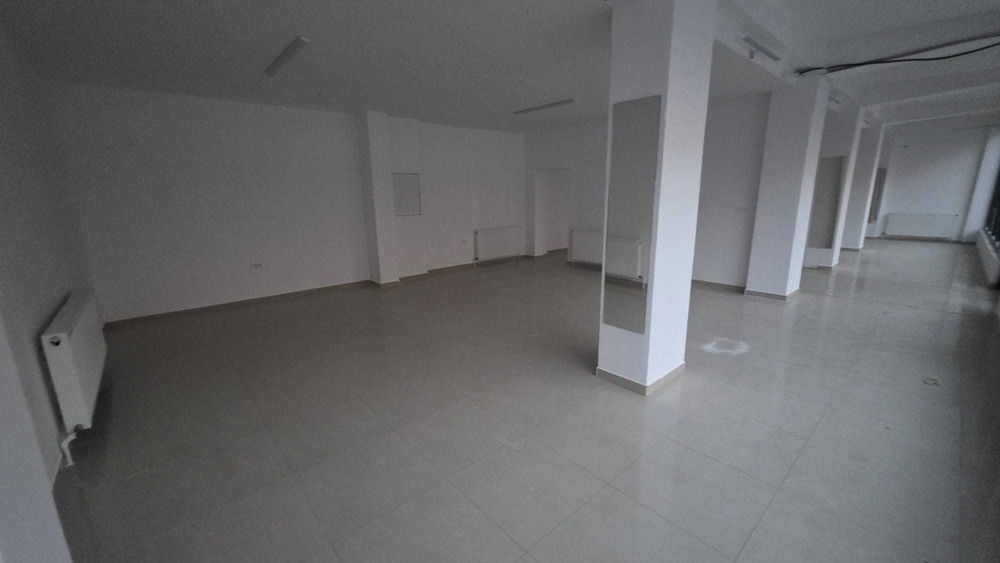 vand spatiu comercial