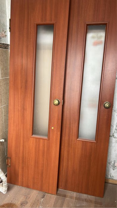 Екі есік сатылады.