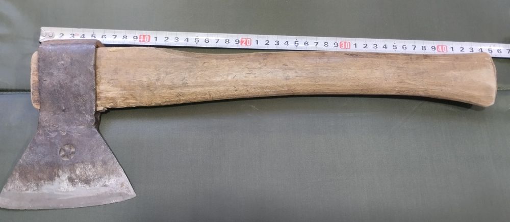 Топор - времени СССР.