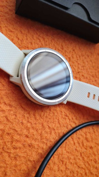 Смарт часовник Garmin Vivoactive 3 бял