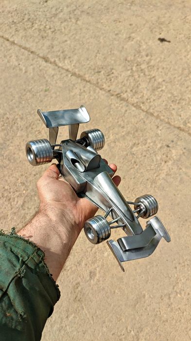 Машинка болид f1