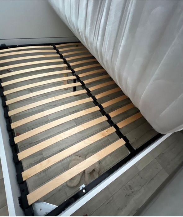 Продам спальный гарнитур