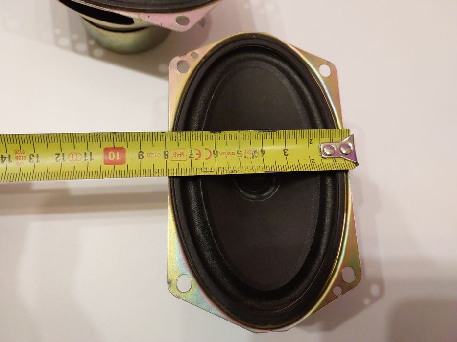 Difuzoare Thomson 15W, 13 cm. 50 lei ambele.Perfect funcționale.